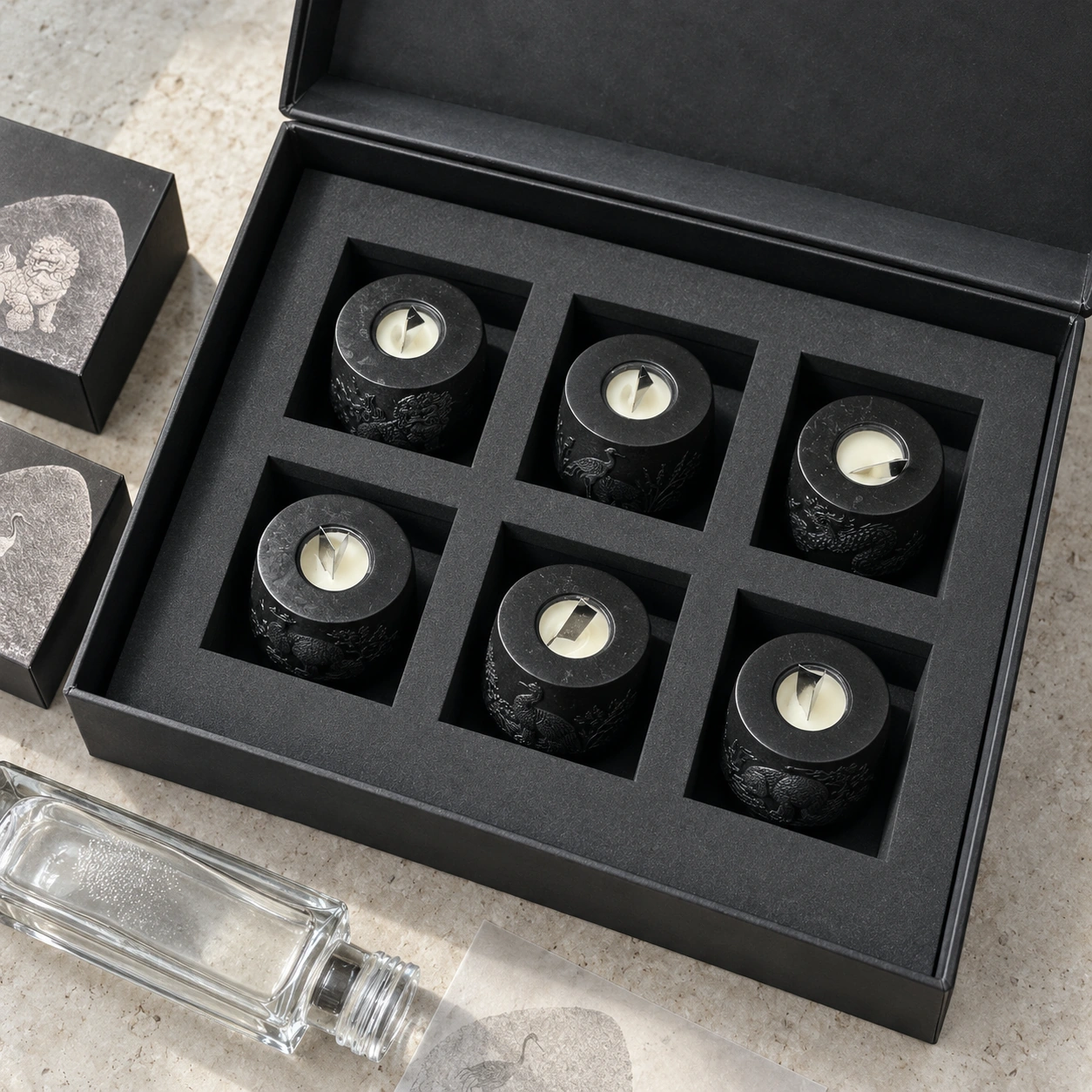 六件黑色瑞兽香器组成的分格礼盒